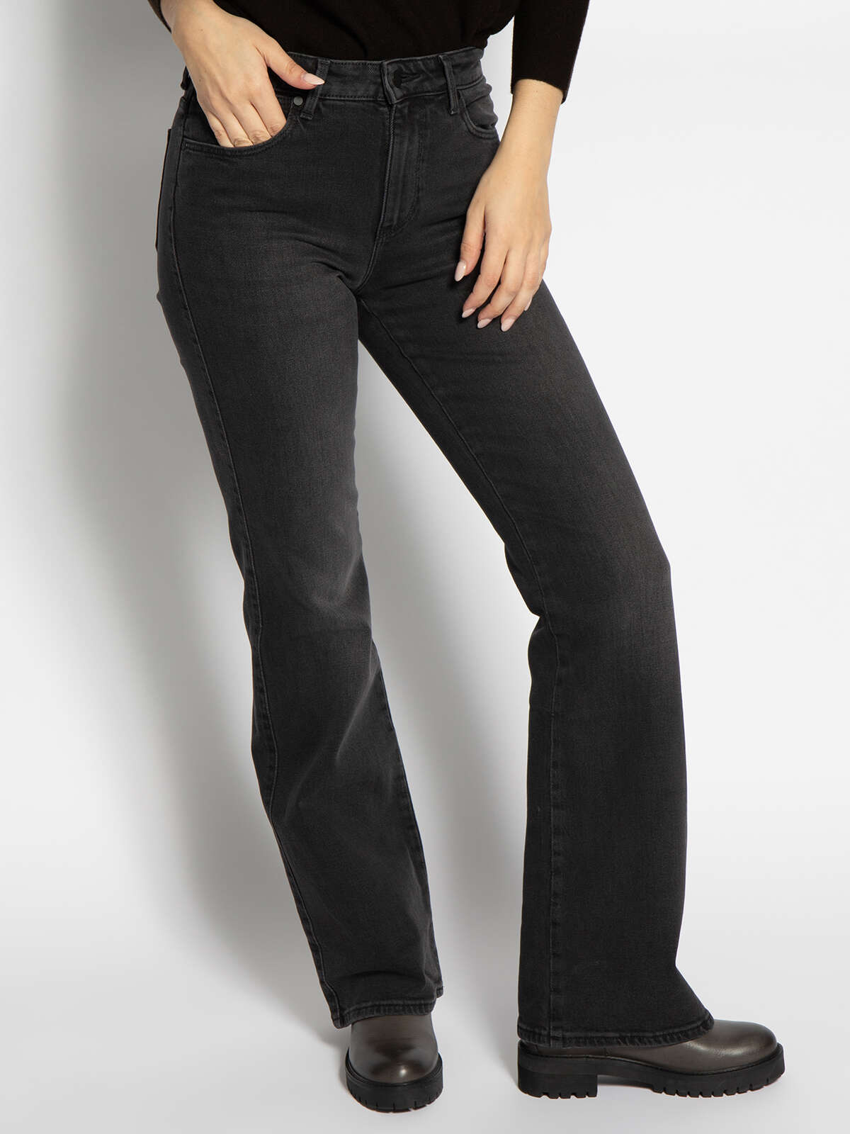 Wrangler Flared Jeans black | Dress-for-less